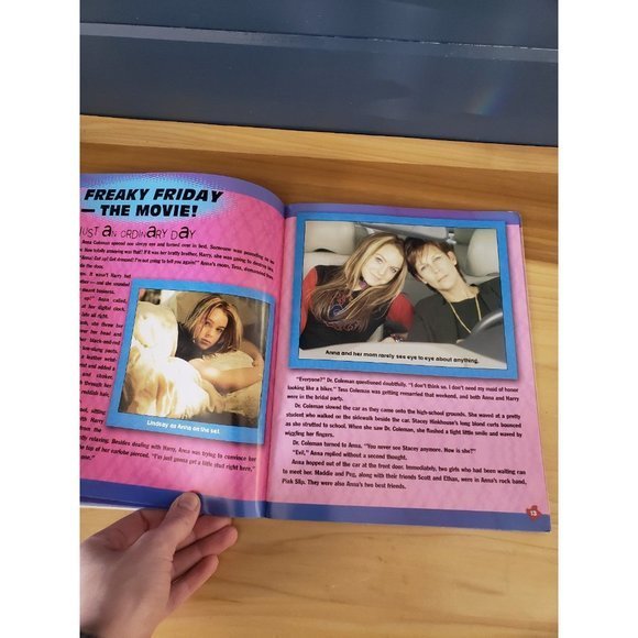 2003 Freaky Friday‎ Movie Scrapbook Paperback - Picture 2 of 5